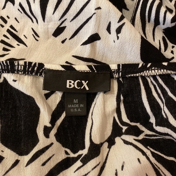 BCX 100% rayon print halter top with decorative hardware and elastic hem - Picture 5 of 7
